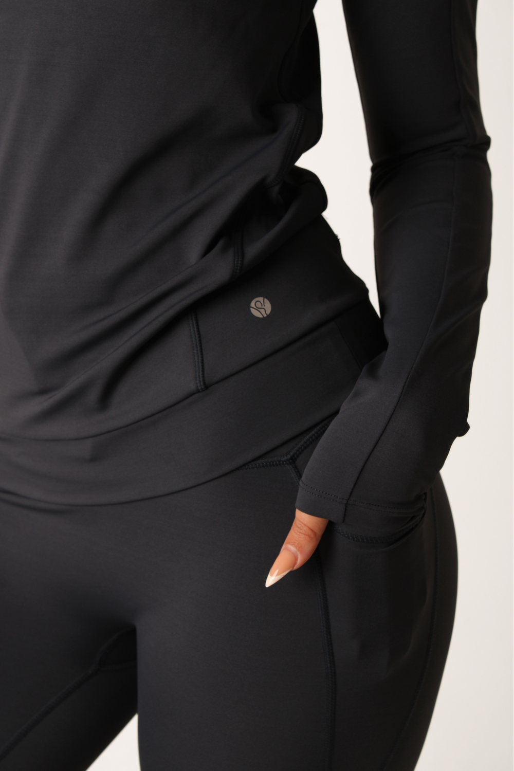 Performance 1/4 Zip Fitted Top Impact Blue — in motion